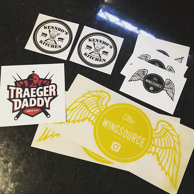 STICKER LOVE from @kennbos_kitchen @wingsource @traegerdaddy - cheers crew.. straight to the ‘BBQ Wall of Fame’ they go !! 🏻