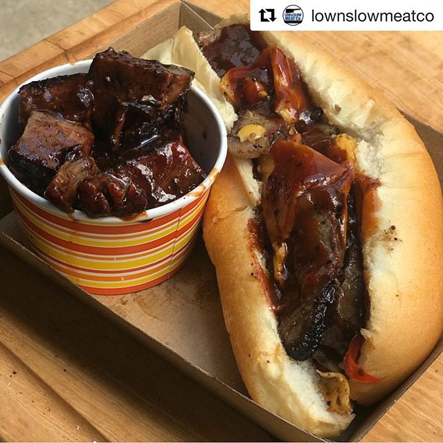 Today was crazy busy.. so come at us again tomorrow! Beef Tacos on Saturday.. and Racks of Pork Ribs on Sunday.. let’s do this !! 🏻🏻🏻 - #Repost @lownslowmeatco・・・HUGE week is BBQ..... FRIDAY, SATURDAY and SUNDAY lunch this week!!!Tomorrow we have bought back our spin on the Philly cheesesteak, reverse seared steak with loads of onion, peppers, mushrooms and cheese, these will sell out fast. Of course our signature box will be up for grabs as well as brisket rolls, pulled pork rolls, burnt ends and pies.Start time tomorrow is 11am!!Saturday and Sunday we will be running the signature box as well as a couple of cracking specials.See you once, twice maybe three times in the next 3 days! #lownslowmeatco #themeatnheattraders