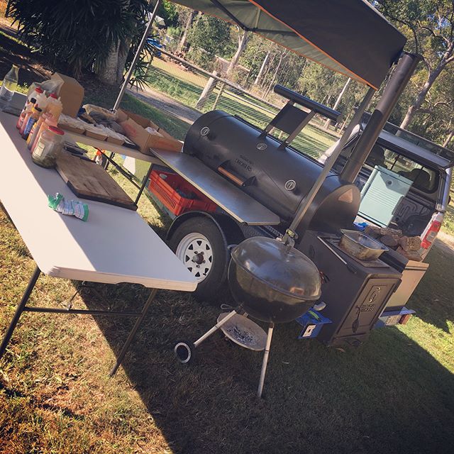 I’m out on the road today with Schyler with @lownslowmeatco.. makes a refreshing change., we took little blue and one of my kettles and a kettle Kones down with us to Barellan Point for a private party.. the weather is cracking..