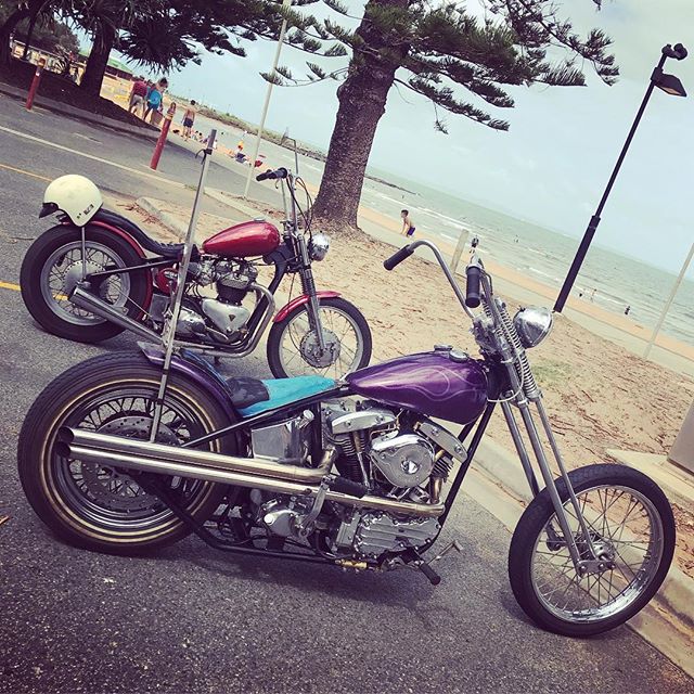 Phil and Sean popped in for a visit as usual to our BBQ pop up @suttonsbeachpavilion - both great supporters of our little Business.. this time they brought their beautiful sleds !! Got me thinking.. BBQ, Traditional Choppers & Classic Bikes.. we need to make this a thing !! 🏻