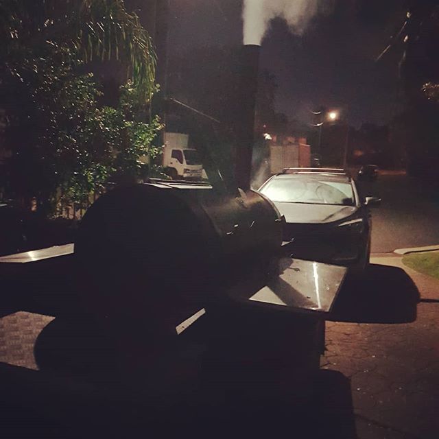 Those 2am feels.. the dogs  wouldn't  even get up with me this morning.. it must be the cool change.. lol...  #lownslowbbq #lownslow #bbq #brisbane #radarhillsmokers #catering #popups #bbqdoneright