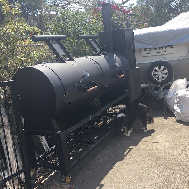 Sooooo.. this just happened.. Supersized.. 30inch-er.. double door with warmer/smoker box that came off a trailer., so can easily go back on if wanted (Not what I’m wanting at this time) !? I’m Investing in to the next level of the business, plus I couldn’t pass her up.. as I have the ‘Radar Love’ Sickness.. you’ll never know when another will pop up.. and for the killer price I got her for.. I couldn’t help myself !? I’m so happy I could fill my pants !?!? Love, Love, Love, Radar Love.., 🏻-#lownslow #lownslowbbq #traditionalbbq #authenticlownslowbbq #itsgoodbbq #bbqdoneright