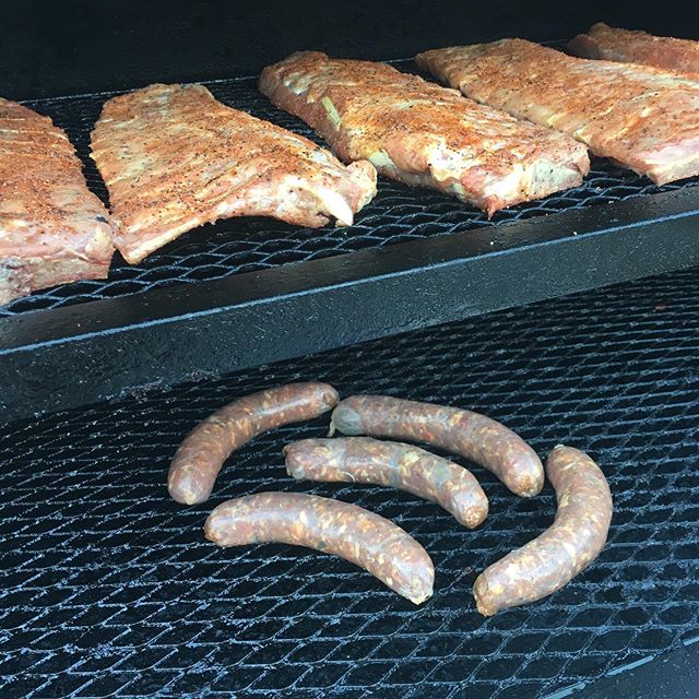 @jerrythebeardedbutcher1 flung some of his Texas Hotlinks my way.. so I’ve put them in to the @radarhillsmokers at the end of today’s smoke and will give them a test.. but I can already tell it’s going to be good.. because everything is that comes out of the @thebutchershoppeau Cannon Hill !! - Just Sayin.. 🏻🏻🏻 - thanks bud 🏻🏻🏻