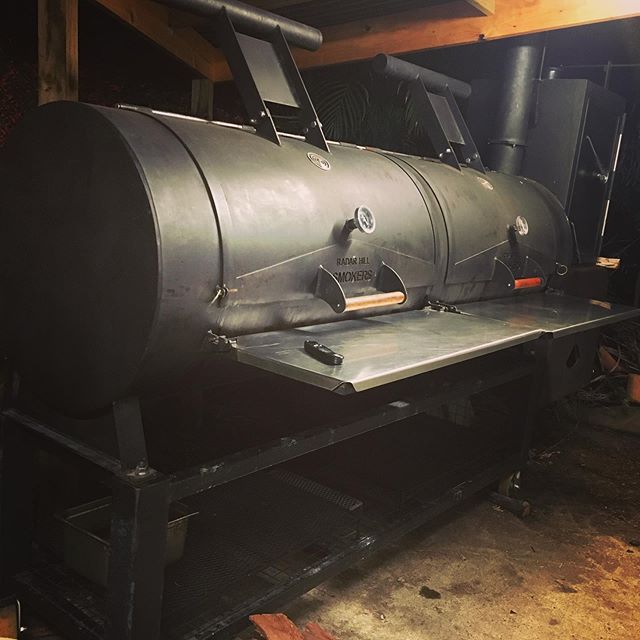 2020 - first big smoke of the year.. (In Big Bertha) !!! Hope everyone has had a safe and enjoyable break !! See you at @brendalebrewingco tomorrow night.. from 5pm.. 🏻 #sleepwhenimdead #lownslowbbq #lownslow #brisket #pork #lamb #chicken #itsgoodbbq #brisbane #queensland #australia