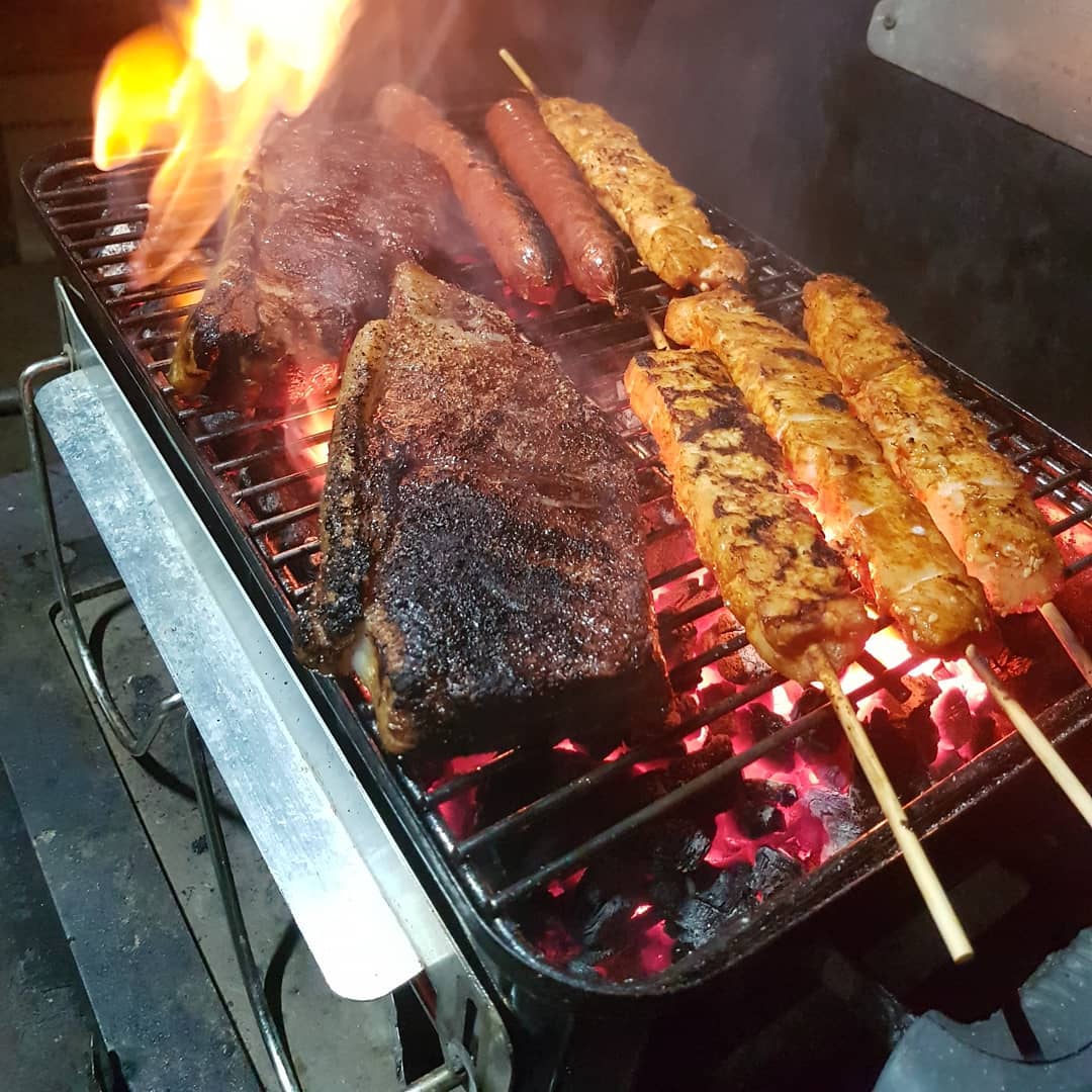 Treated the family to a bit of a flame up tonight. Aged Wagyu Steak for the boss and I, chicken kebabs and beef sausages for the kids.. all smoked, rested then seared over ironbark coals (Reverse Seared).. thanks to @carinanorthqualitymeats for the protein hook up  - BIG Grins all round..