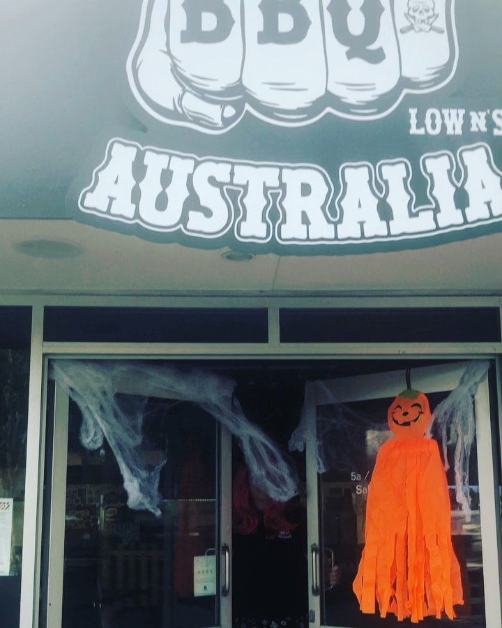 Come on in and join us for the Spookiest day of the year!! We’ve got dinner for the family, treats for the tricksters and welcome BYO for those parents who need a break from door knocking..!!  Here till 8.30pm, see you soon..!! 🏻🕺🏻