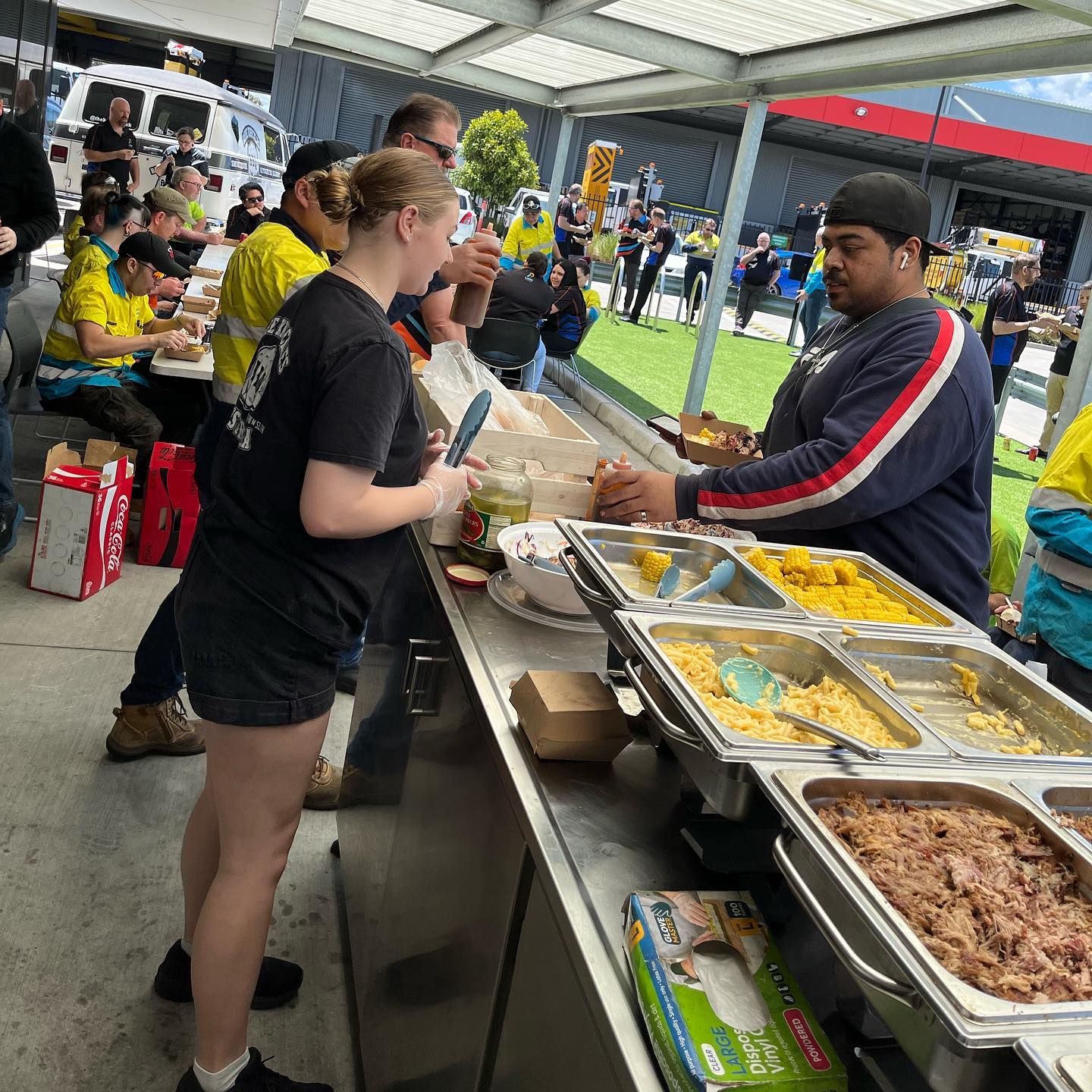 Whilst the shop got smashed at lunch today (Almost ran out of Brisket.. Almost)..! Zoe and I fed the masses at Laser Central Wacol - such a great crew.. and they absolutely.. luvvvvvvved it.. all of it (nothing left ) !!!!! Thanks crew 🏻