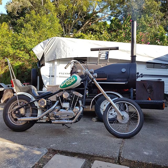 Two Smoking Hot Ladies out in the Sun this morning.. -@radarhillsmokers - Black Betty@dirtylovemag - Dirty Mary (Built by @popbangclassics)