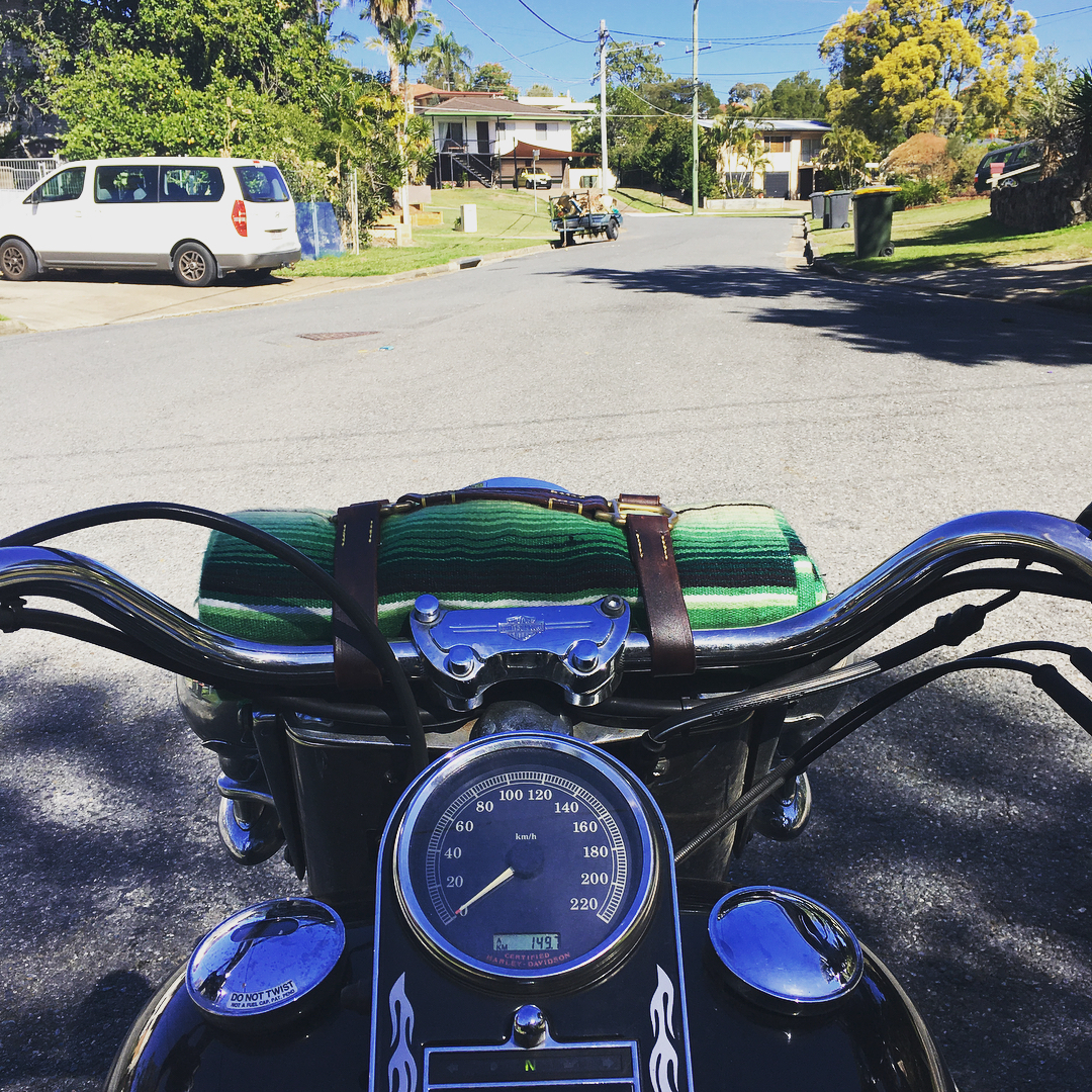 My days about to get a hell of a lot better.. right now., lunch and beers with the lads by the bay.. 🏻🏻🏻 - will be interesting with my stitched up pinky.,