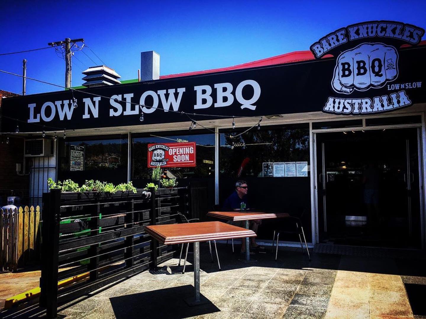 #Repost @smoke_machine_bbq・・・Awesome to have the latest addition to the #BNE BBQ family so close to home. #Thanks @bareknucklesbbq for a great lunch! We love supporting #local - especially when it’s #bbq 🏼 amazing service, loved the brisket box  #thereisabbqgod #illbeback #bbq #brisket #brisbane #brisbanefood #lowandslow