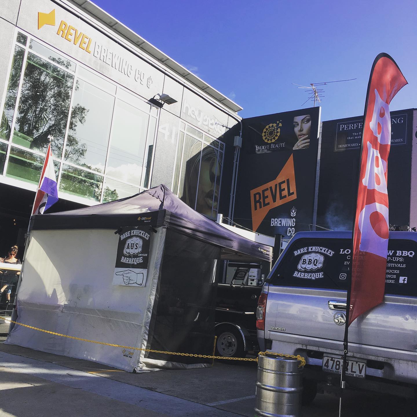 Find me at @revelbrewingco today.. now till Sold out !! 🏻🏻 - Oxford St, Bulimba -#lownslow #lownslowbbq #barbeque #barbecue #brisket #pork #lamb #chicken #ribs #vego #brisbane #bareknucklesbbq